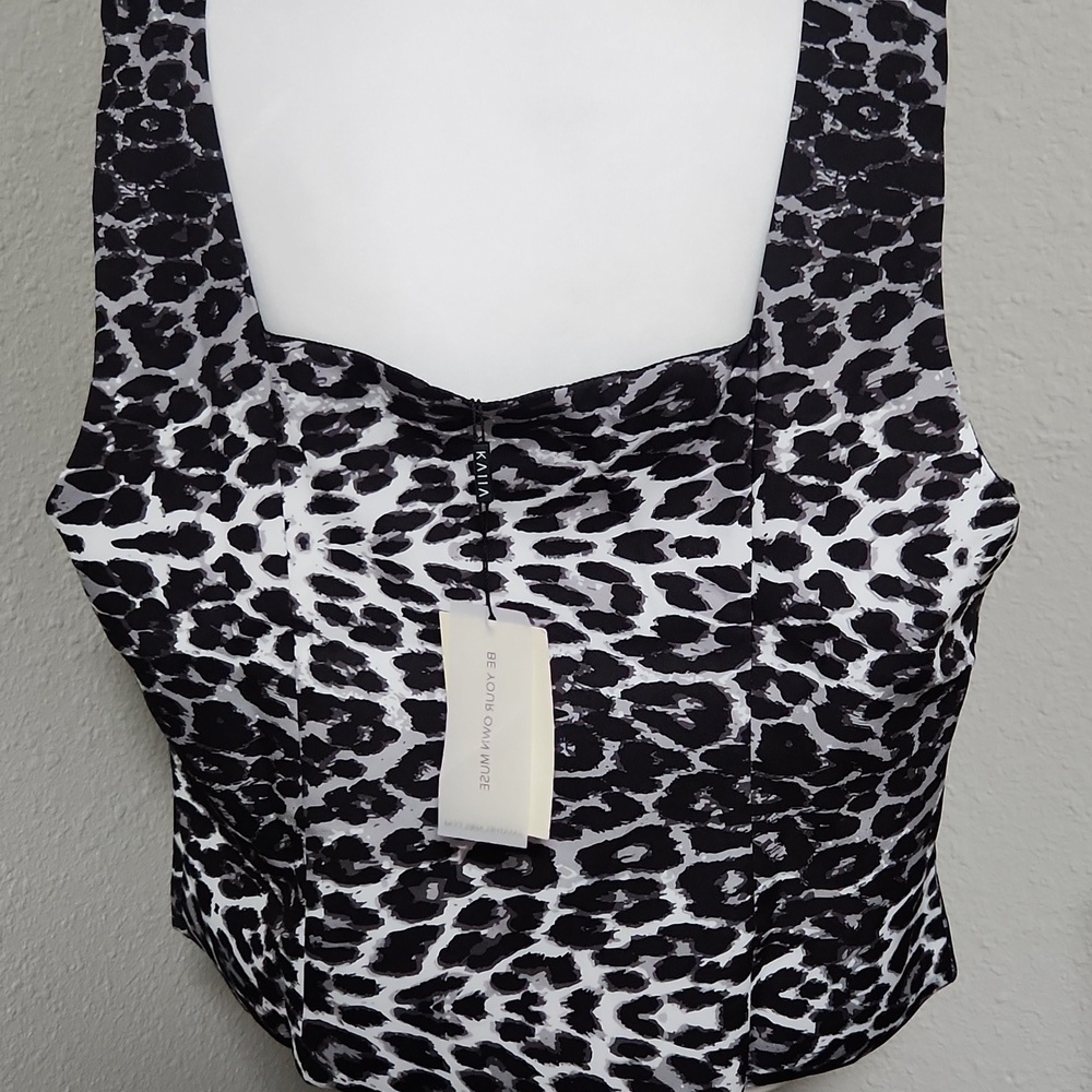 Kaiia exclusive square neck top in leopard print - Picture 3 of 5